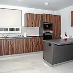 Qawra Two Bedroom New Lägenhet *
