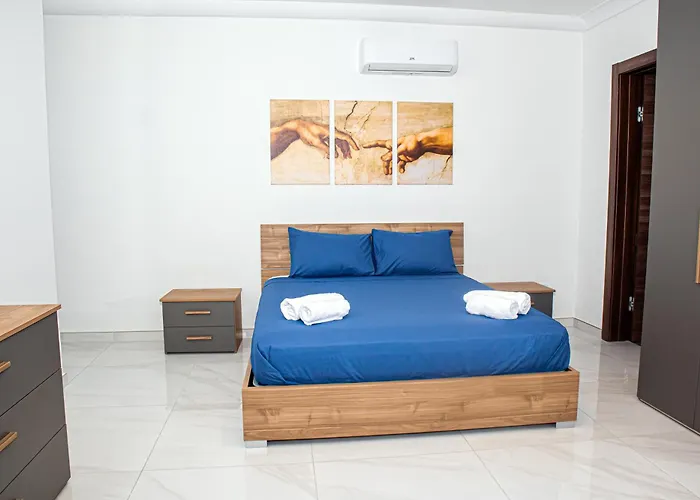 Lägenhet Qawra Two Bedroom New St. Paul's Bay